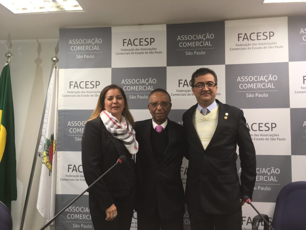 40247068_556747274769648_5439844391285948416_n